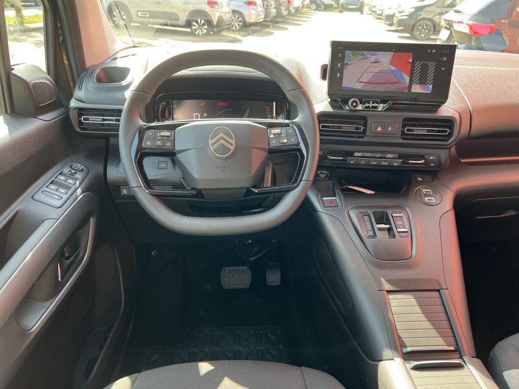 Fahrzeugabbildung Citroën Berlingo XL BlueHDi 130 EAT8 MAX 7 Sitze