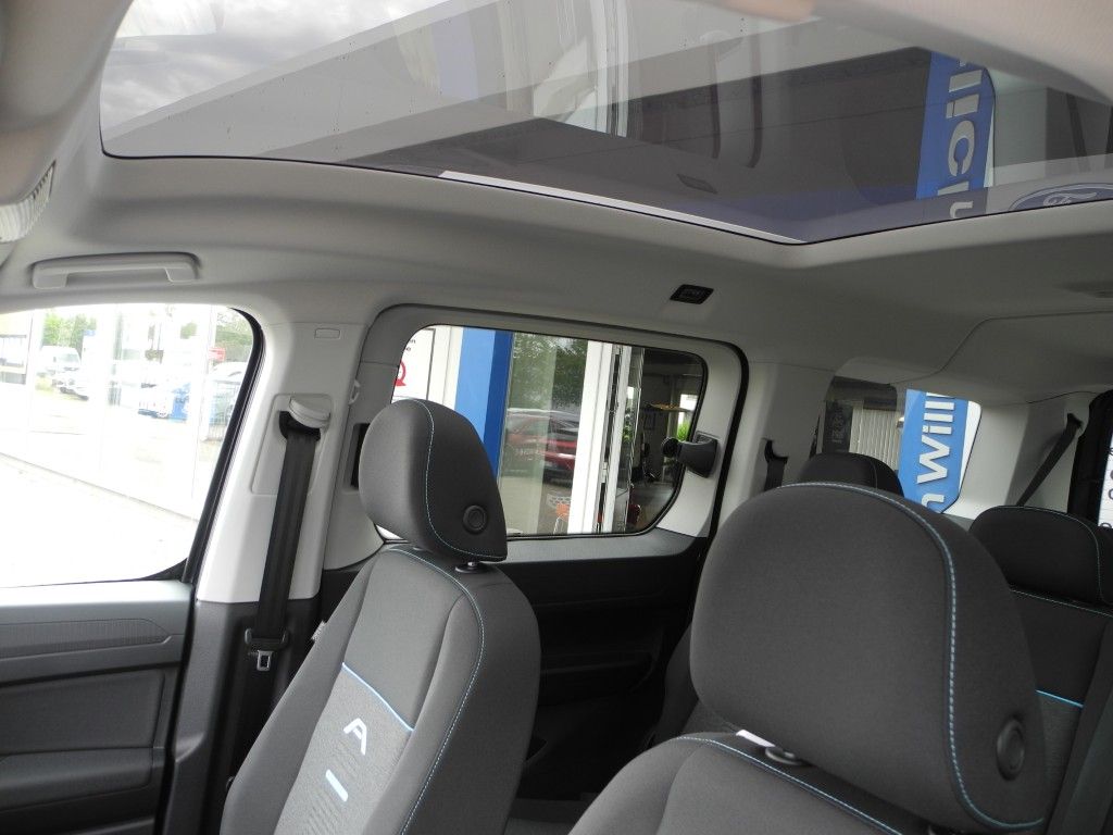 Fahrzeugabbildung Ford Grand Tourneo Connect 4x4 ACTIVE - Standh., AHK