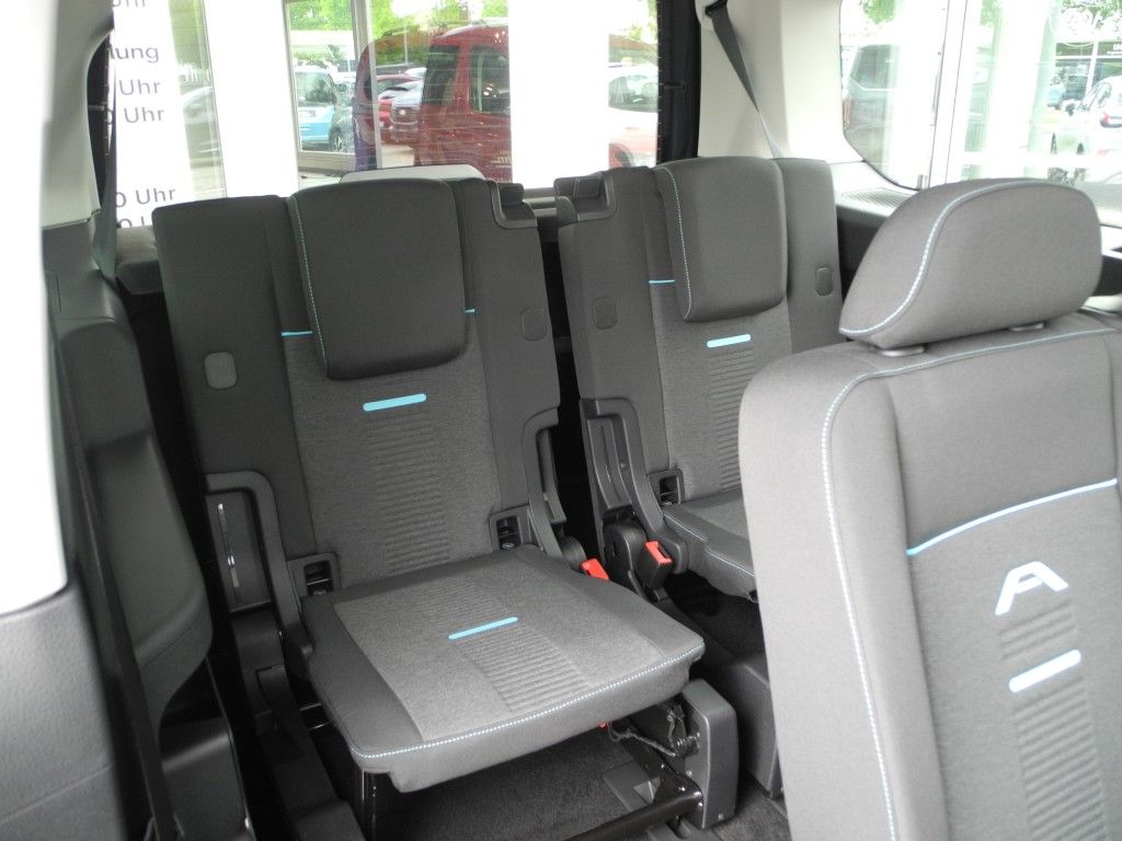 Fahrzeugabbildung Ford Grand Tourneo Connect 4x4 ACTIVE - Standh., AHK