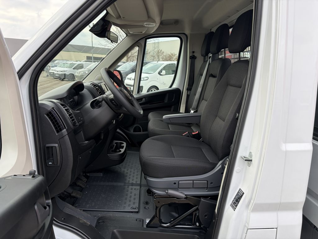 Fahrzeugabbildung Citroën Jumper Pritsche L2 3.5T Heavy Diesel 140 + AHK