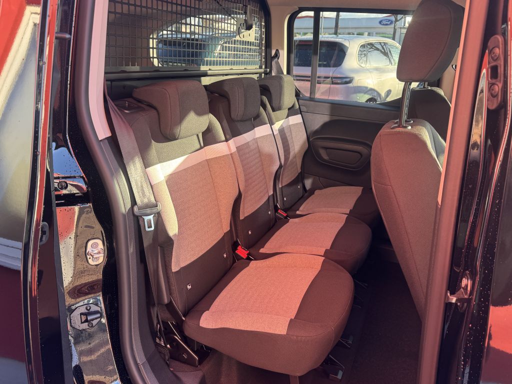 Fahrzeugabbildung Citroën Berlingo MPV XL Diesel 100 PLUS Style & Comfort