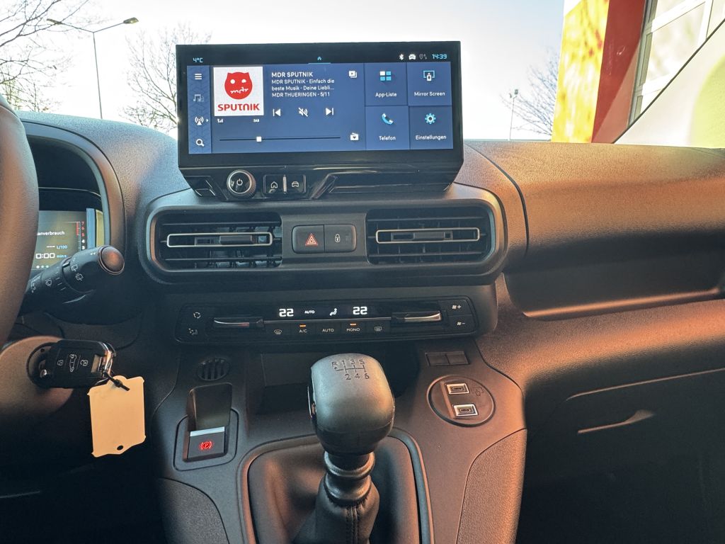 Fahrzeugabbildung Citroën Berlingo MPV XL Diesel 100 PLUS Style & Comfort