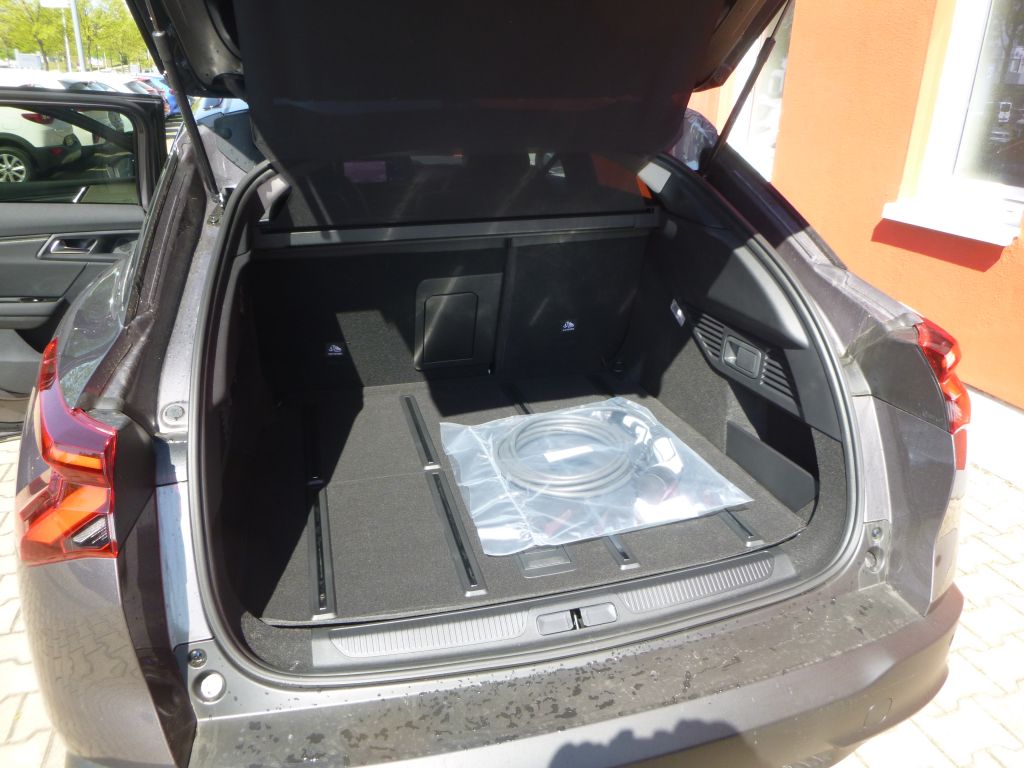 Fahrzeugabbildung Citroën C5 X Plug-In-Hybrid 225 S&S e-EAT8 Shine + LEDER