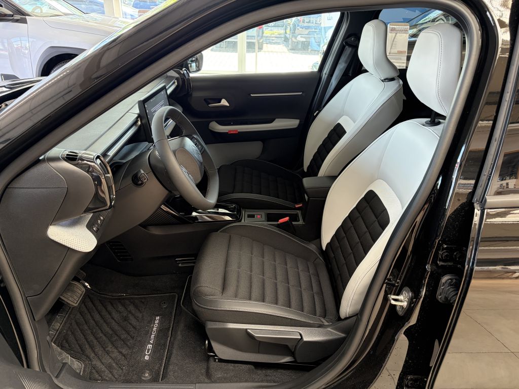 Fahrzeugabbildung Citroën e-C3 Aircross 113 Extended 54kWh MAX + Winter-P