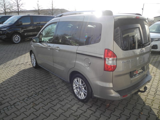 Fahrzeugabbildung Ford Tourneo Courier Titanium- Allw., AHK, Tempo, PDC