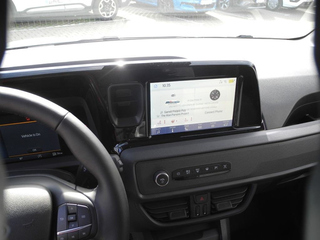 Fahrzeugabbildung Ford Transit Courier Trend - Allw., Sitzh., Fenster H