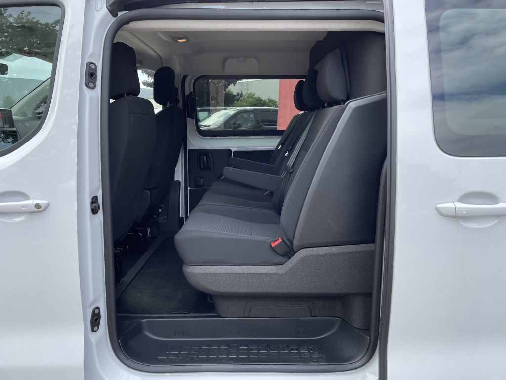 Fahrzeugabbildung Citroën Jumpy Doka Lang 2.0 BlueHDi 180 EAT8 + 5-Sitzer
