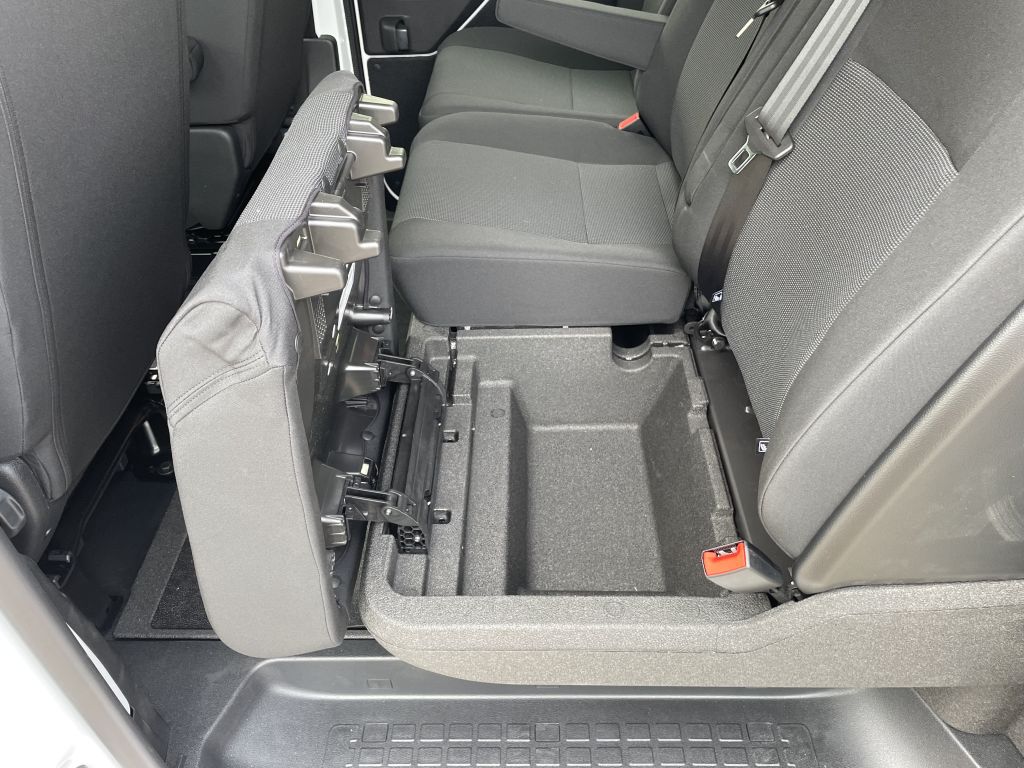 Fahrzeugabbildung Citroën Jumpy Doka Lang 2.0 BlueHDi 180 EAT8 + 5-Sitzer
