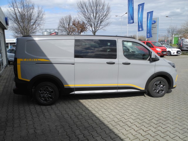Fahrzeugabbildung Ford Transit Custom L2 4x4 Autm. Trail - Standh., AHK