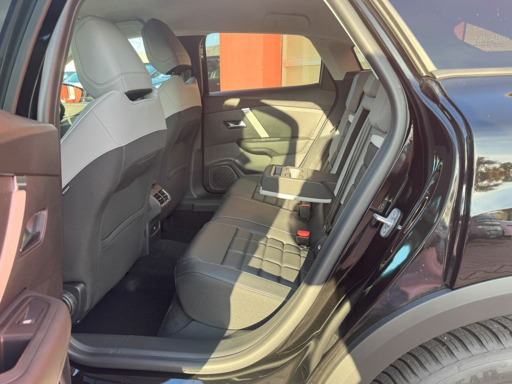 Fahrzeugabbildung Citroën C4 Hybrid 145 MAX Winter & Techno Paket