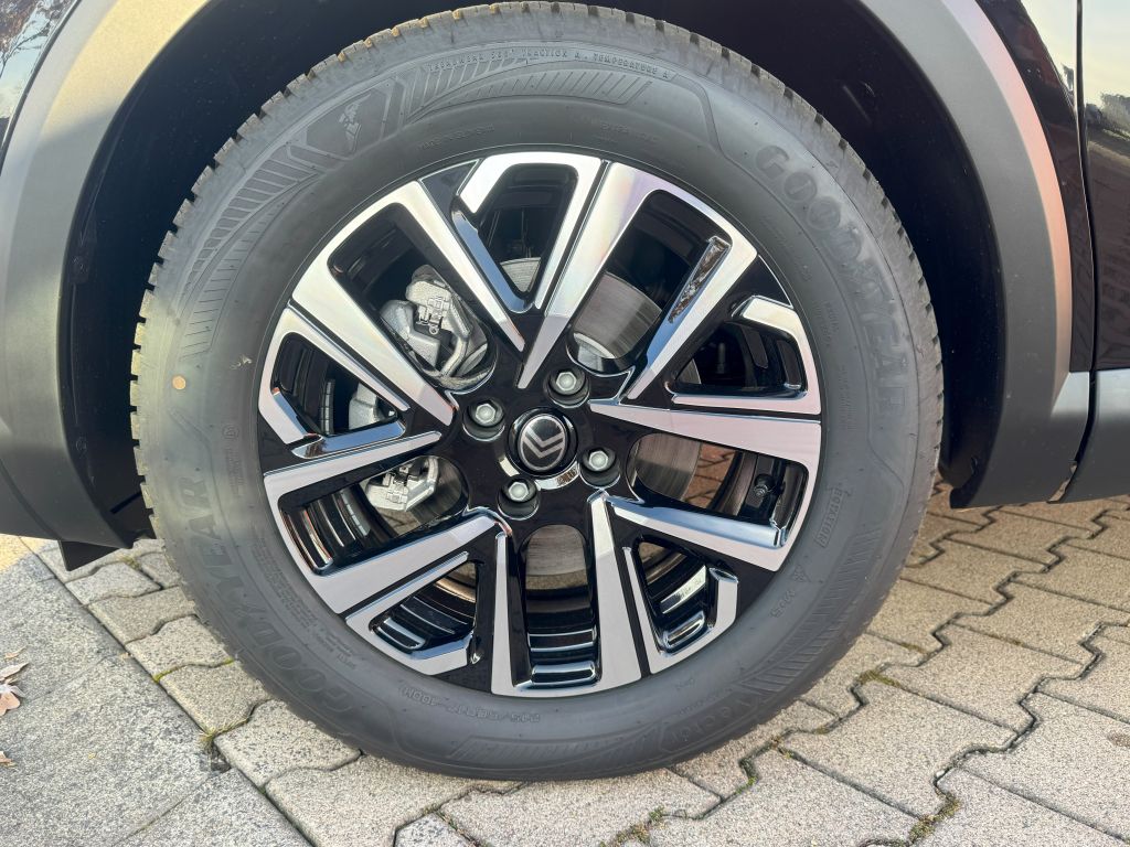 Fahrzeugabbildung Citroën C4 Hybrid 145 MAX Winter & Techno Paket