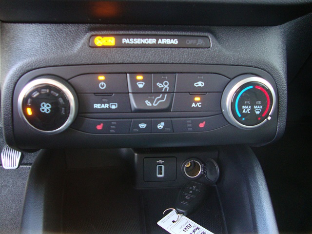 Fahrzeugabbildung Ford Focus 1.0 ACTIVE - Winter-Pak., Navi, WR, Tempo