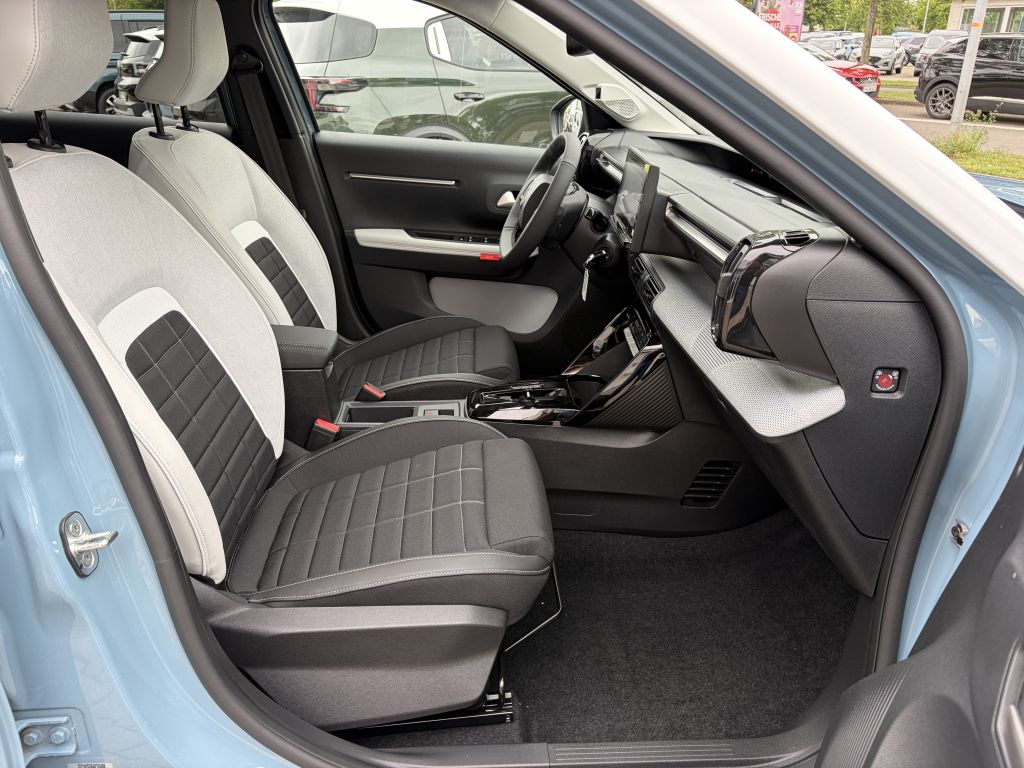 Fahrzeugabbildung Citroën C3 Hybrid 110 MAX + Winter-Paket!