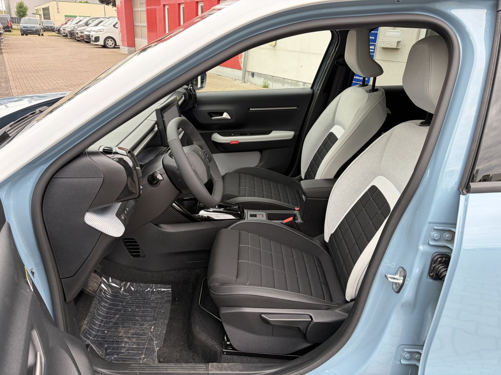 Fahrzeugabbildung Citroën C3 Hybrid 110 MAX + Winter-Paket!