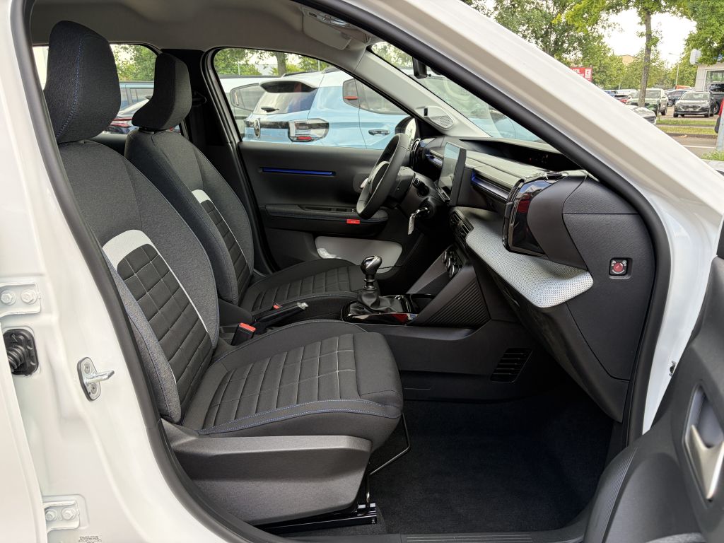 Fahrzeugabbildung Citroën C3 Turbo 100 PLUS + Allwetterreifen