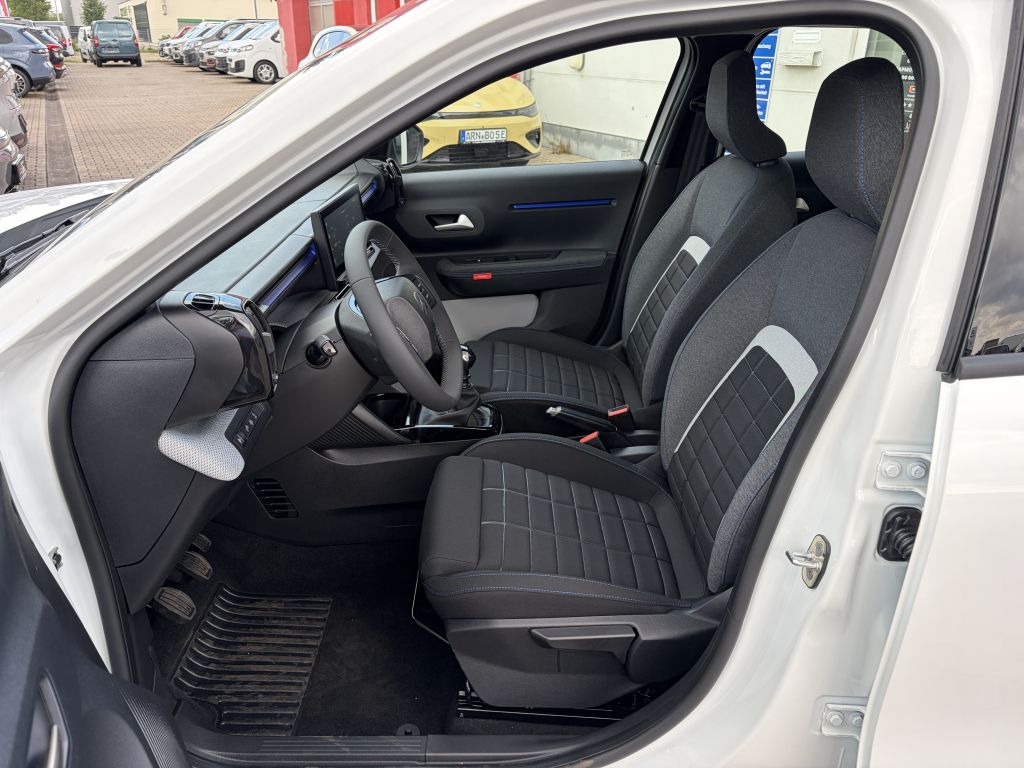 Fahrzeugabbildung Citroën C3 Turbo 100 PLUS + Allwetterreifen