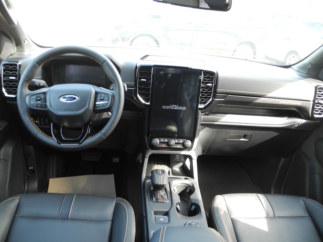 Fahrzeugabbildung Ford Ranger 2,3 l Doka PHEV Wildtrak - Rollo, AHK
