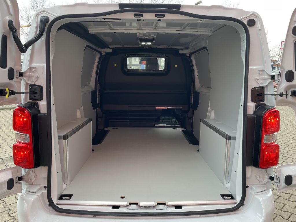 Fahrzeugabbildung Citroën Jumpy Standard BlueHDi 145 + 2x Schiebetür, AHK