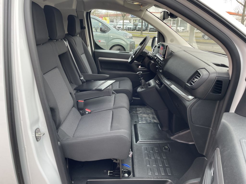 Fahrzeugabbildung Citroën Jumpy Standard BlueHDi 145 + 2x Schiebetür, AHK