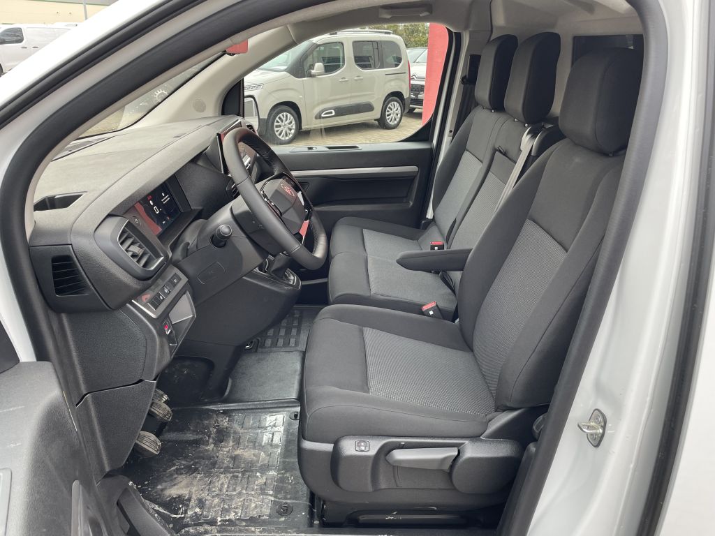 Fahrzeugabbildung Citroën Jumpy Standard BlueHDi 145 + 2x Schiebetür, AHK