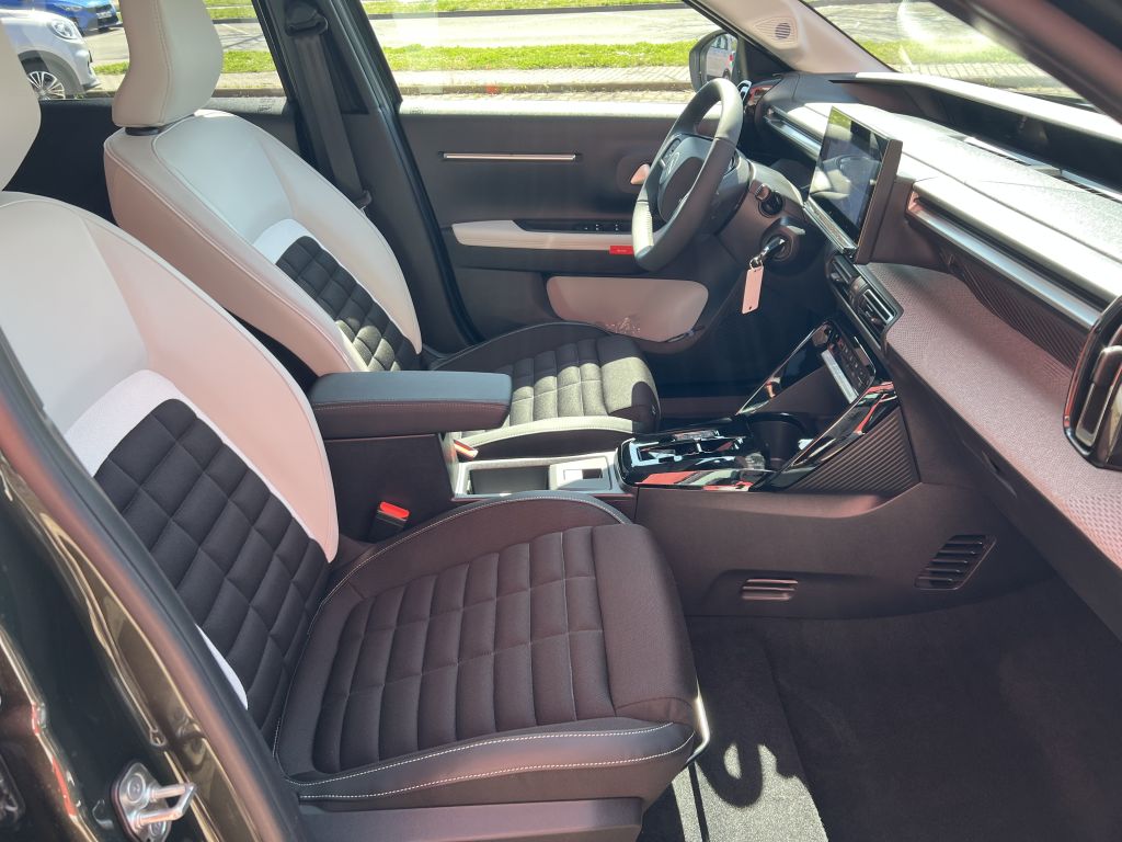Fahrzeugabbildung Citroën e-C3 Aircross MAX Winter Paket Modell 2025