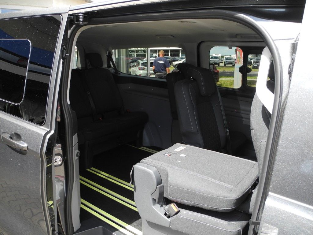 Fahrzeugabbildung Ford Tourneo Custom L2 Autm. Titanium - Matrix, AHK