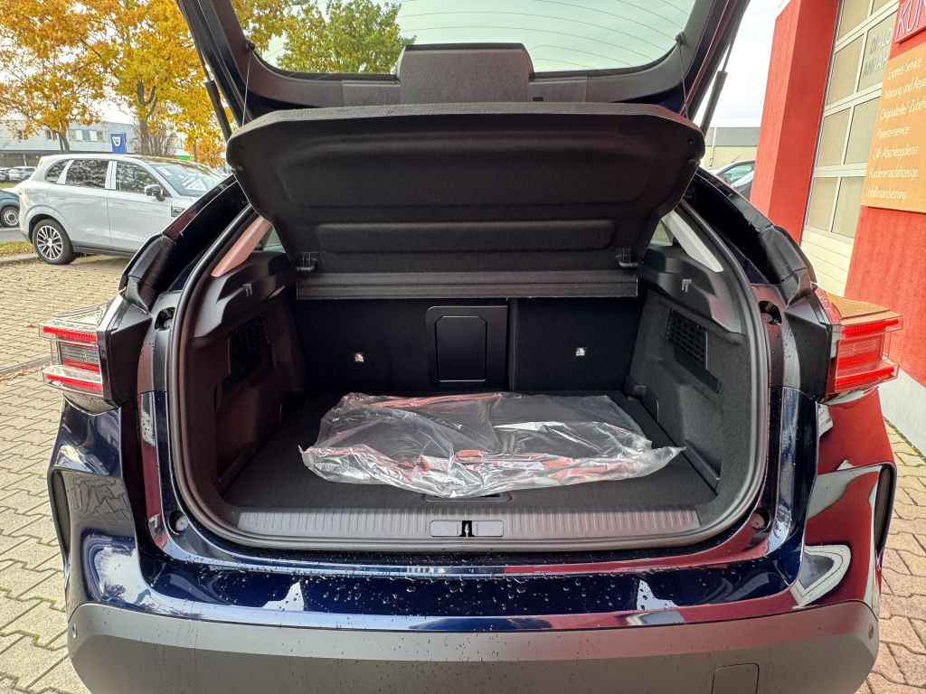 Fahrzeugabbildung Citroën C4 Benziner 130 Automatik MAX + Winter Techno Paket