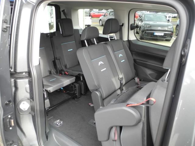 Fahrzeugabbildung Ford Grand Tourneo Connect Aut. ACTIVE - AHK, Sitzh.