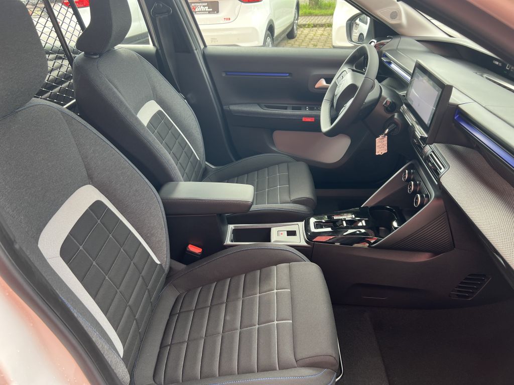 Fahrzeugabbildung Citroën e-C3 Elektromotor 113 Standard-Range VAN PLUS