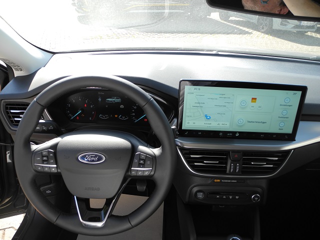 Fahrzeugabbildung Ford Focus Turnier 1.0 Hybrid TITANIUM- Winter-P, Alu