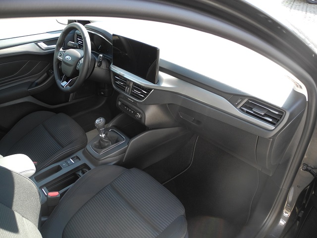 Fahrzeugabbildung Ford Focus Turnier 1.0 Hybrid TITANIUM- Winter-P, Alu