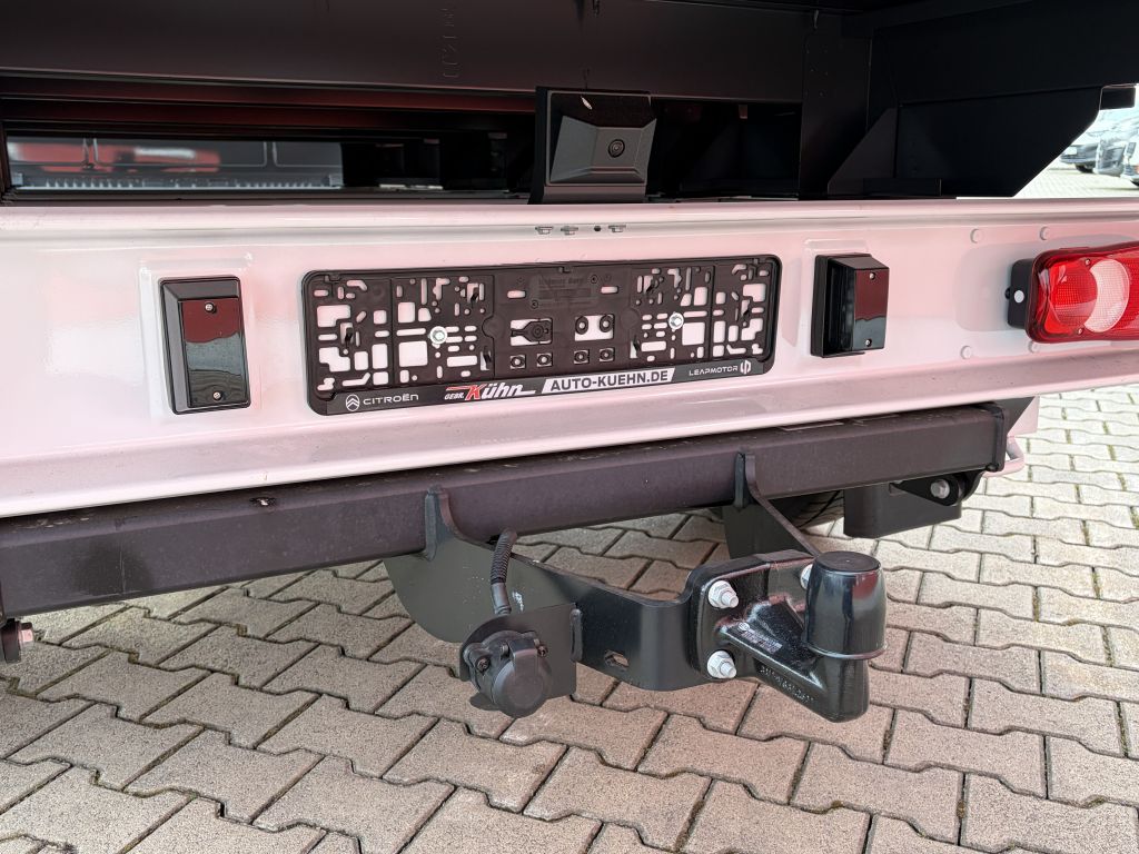 Fahrzeugabbildung Citroën Jumper Pritsche 35 Heavy L2 BlueHDi 140 + AHK