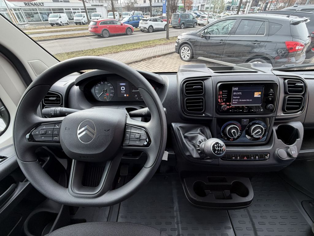 Fahrzeugabbildung Citroën Jumper Pritsche 35 Heavy L2 BlueHDi 140 + AHK