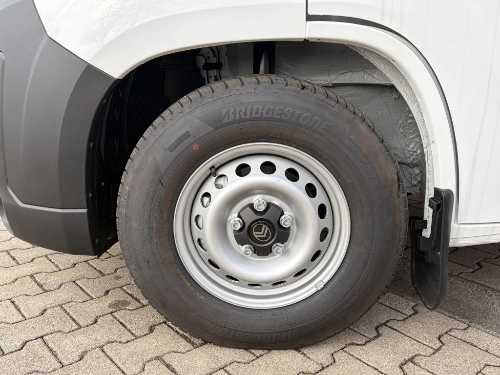 Fahrzeugabbildung Citroën Jumper Pritsche 35 Heavy L2 BlueHDi 140 + AHK