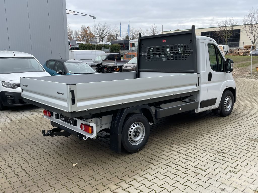 Fahrzeugabbildung Citroën Jumper Pritsche 35 Heavy L2 BlueHDi 140 + AHK