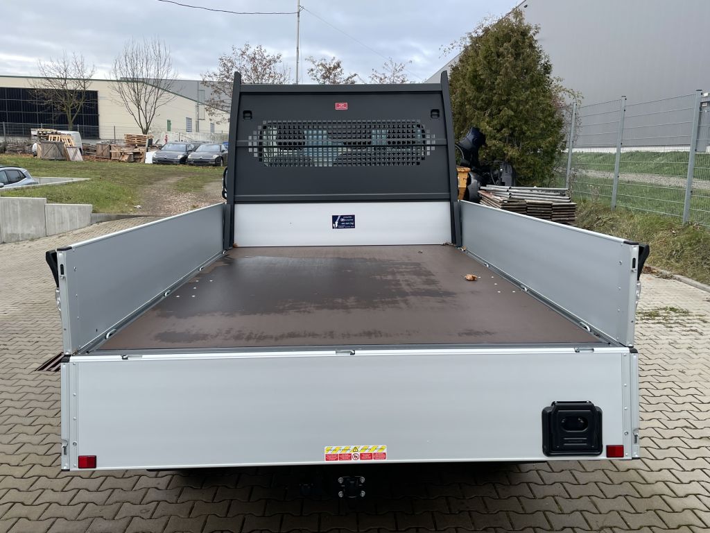 Fahrzeugabbildung Citroën Jumper Pritsche 35 Heavy L2 BlueHDi 140 + AHK