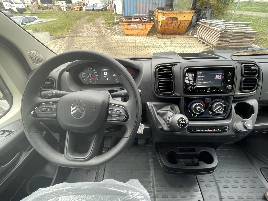 Fahrzeugabbildung Citroën Jumper Pritsche 35 Heavy L2 BlueHDi 140 + AHK