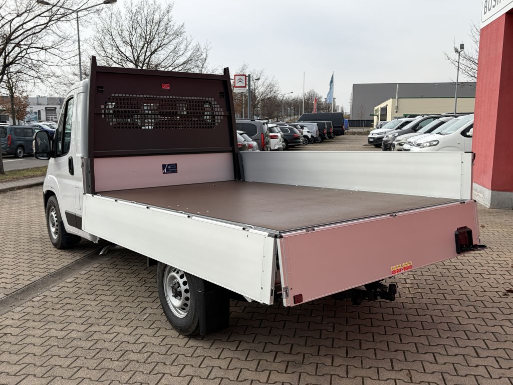 Fahrzeugabbildung Citroën Jumper Pritsche 35 Heavy L2 BlueHDi 140 + AHK