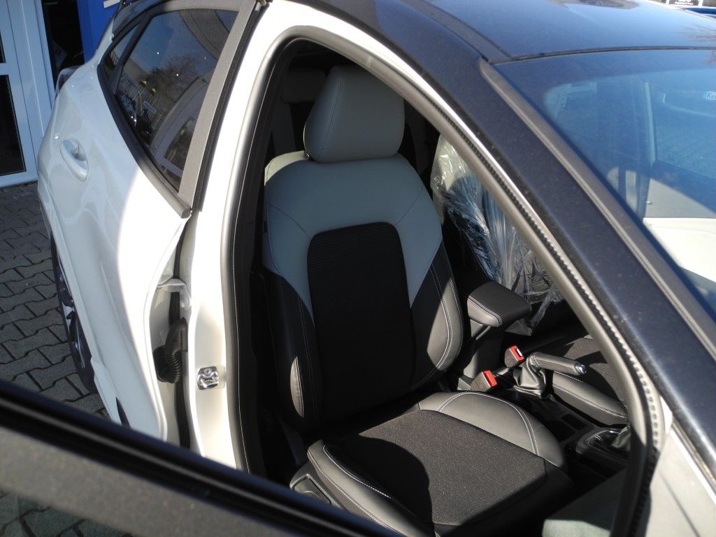 Fahrzeugabbildung Ford Puma 1.0 Sound Edition - Navi, iACC, eHeck., LED