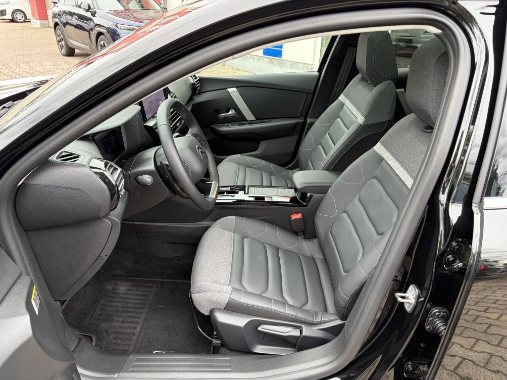 Fahrzeugabbildung Citroën C4 X PureTech 130 EAT8 Max + Allwetter, Schiebed