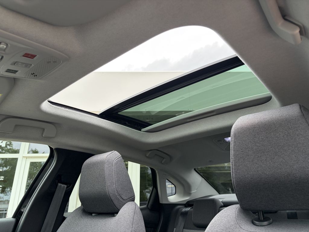 Fahrzeugabbildung Citroën C4 X PureTech 130 EAT8 Max + Allwetter, Schiebed