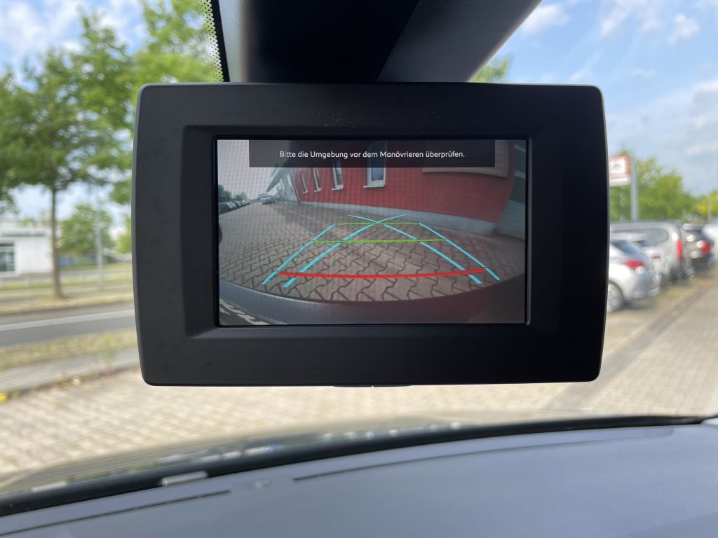 Fahrzeugabbildung Citroën Berlingo L1 BlueHDi 100 Club + Kamera, Garantie