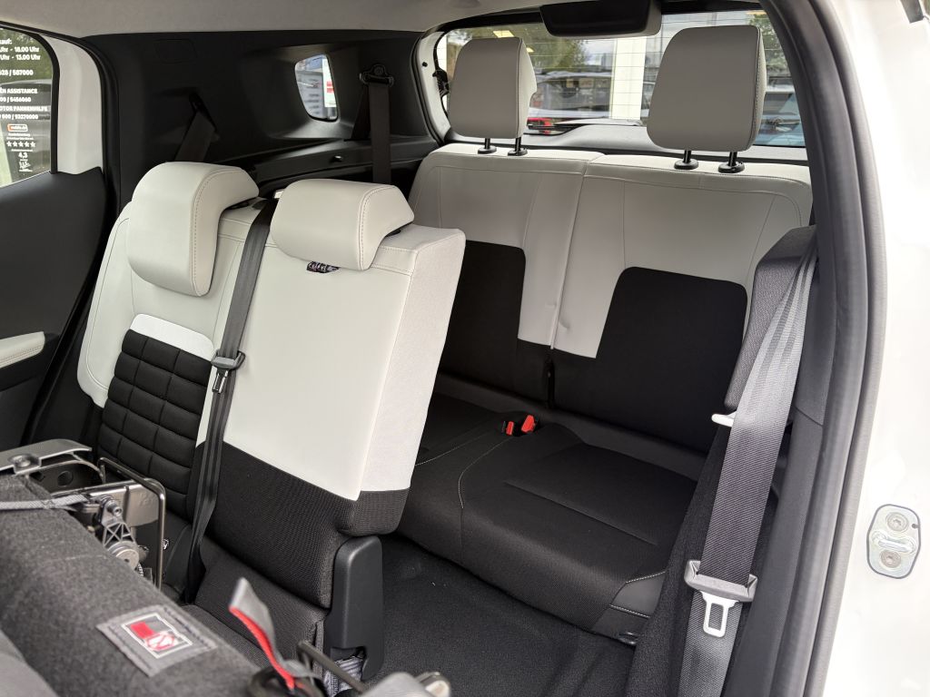 Fahrzeugabbildung Citroën C3 Aircross Hybrid 145 MAX + WIN, KEY, AWR, 7S