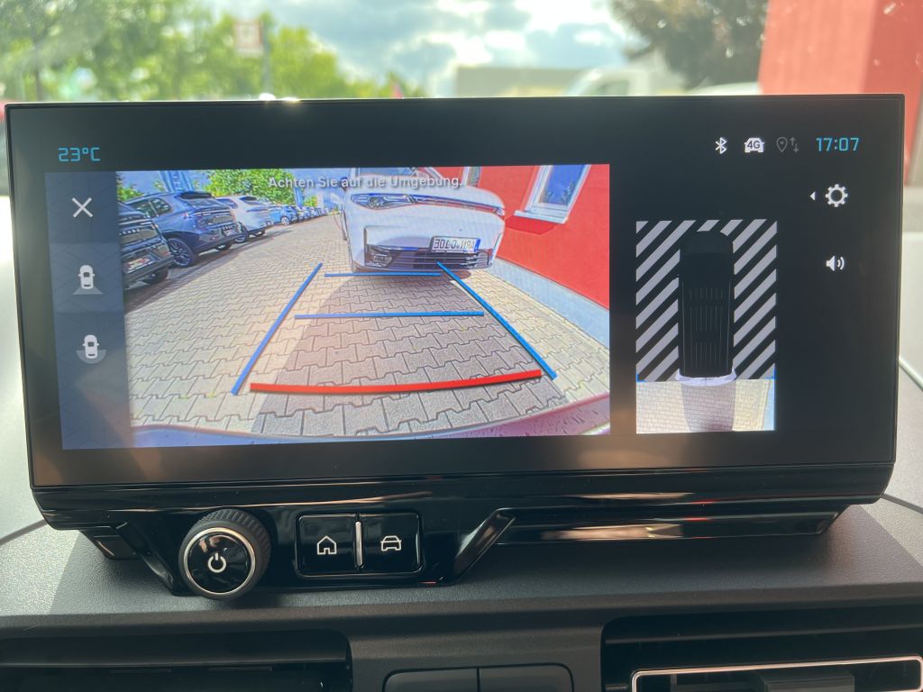 Fahrzeugabbildung Citroën Berlingo XL BlueHDi 130 EAT8 MAX Drive Winter