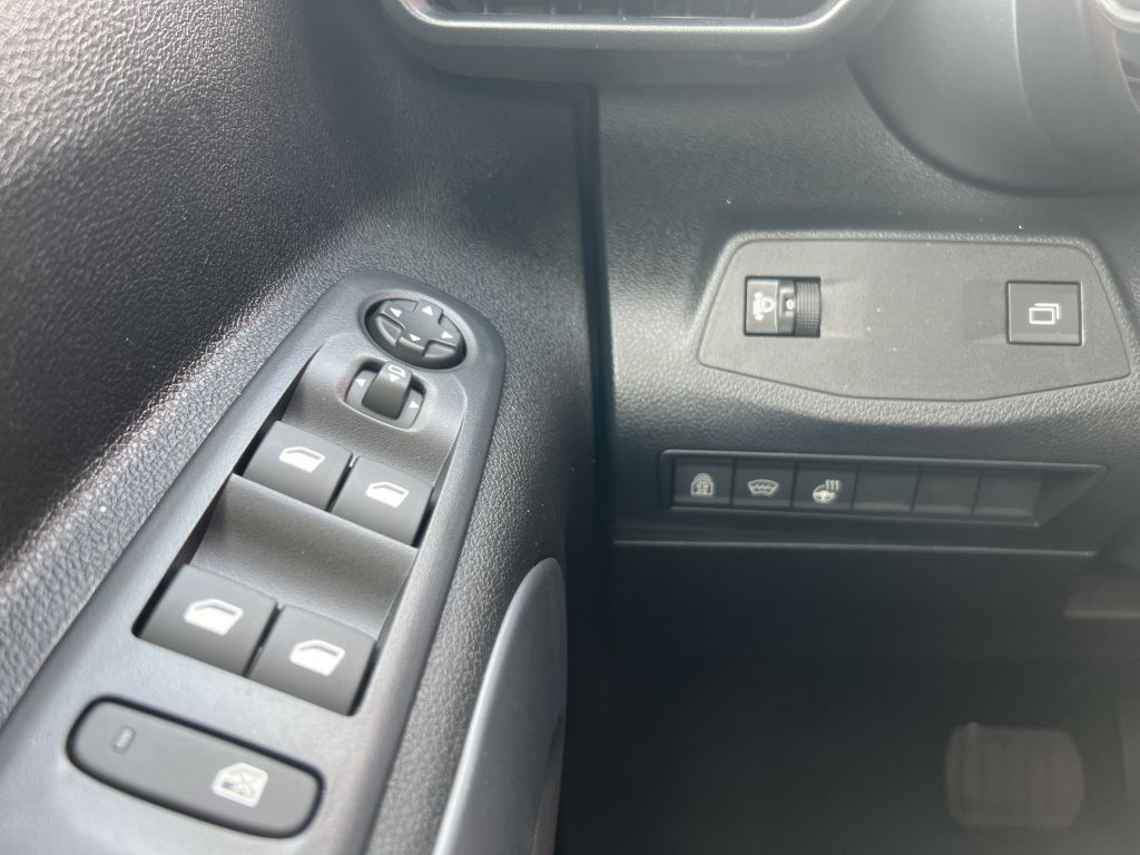 Fahrzeugabbildung Citroën Berlingo XL BlueHDi 130 EAT8 MAX Drive Winter