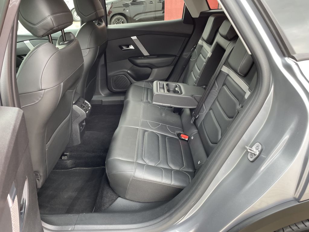 Fahrzeugabbildung Citroën C4 BlueHDi 130 S&S EAT8 Shine + Kältepaket, Hifi