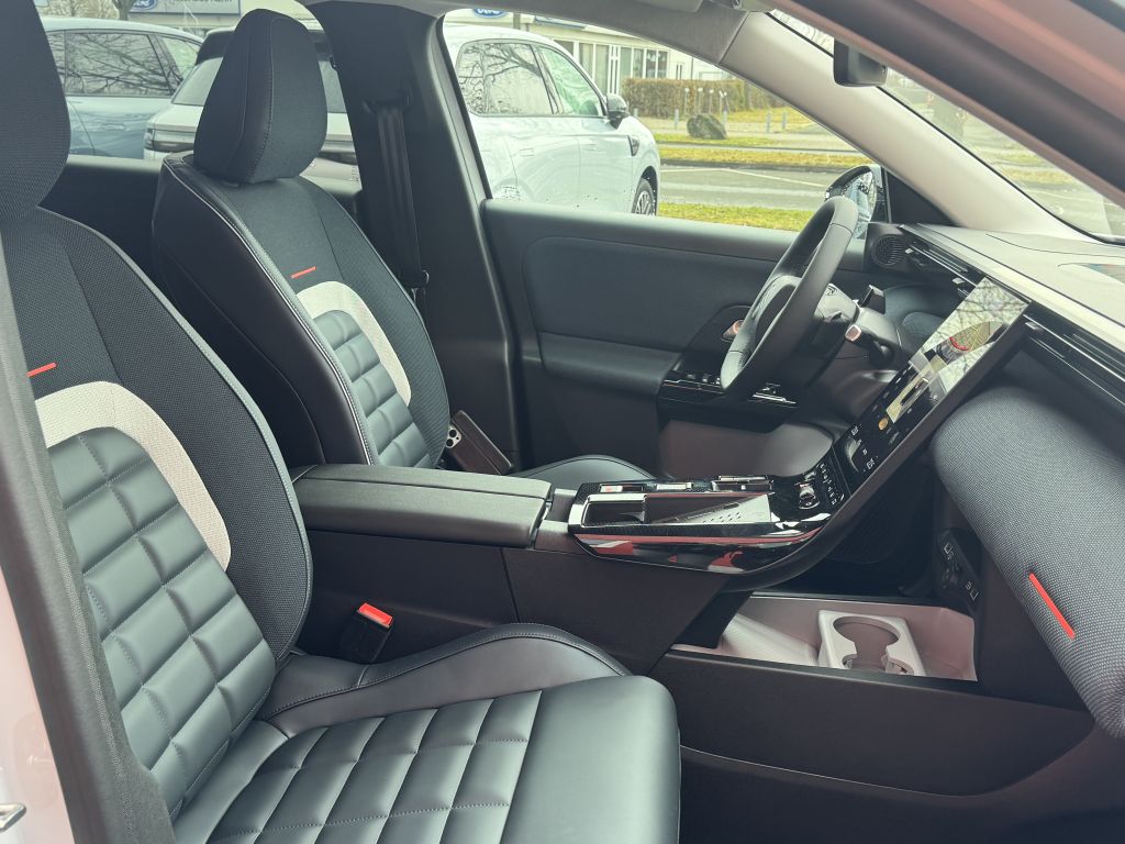 Fahrzeugabbildung Citroën C5 Aircross Hybrid 145 MAX Winter-Paket AHK