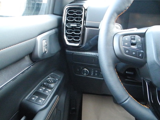 Fahrzeugabbildung Ford Ranger 2,0 lAutm. Wildtrak -Rollo, TW, iACC, AHK