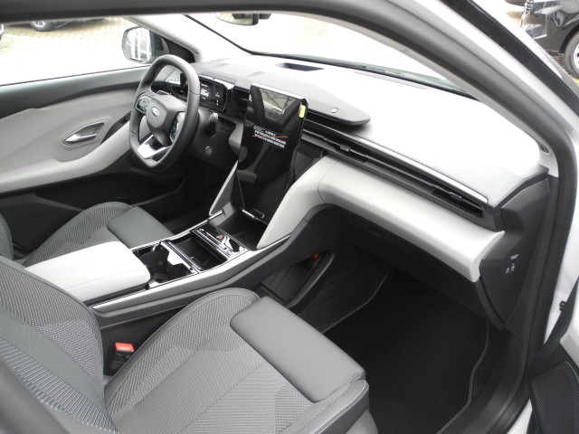 Fahrzeugabbildung Ford Explorer Elektromotor mit Extended Range RWD 79kWh Explorer