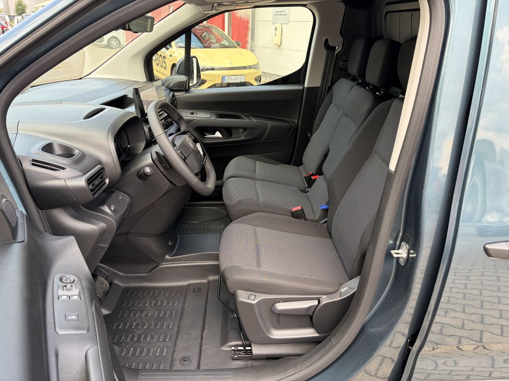 Fahrzeugabbildung Citroën e-Berlingo XL 100kW 50kWh + Wärmepumpe, 3-Sitzer